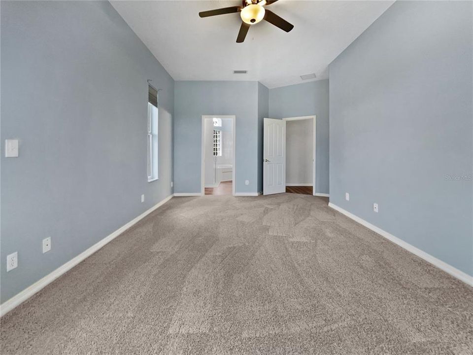 Под контрактом: $518,000 (3 спален, 2 ванн, 1998 Квадратных фут)