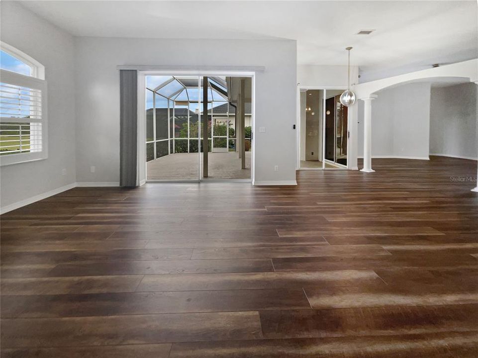 Под контрактом: $518,000 (3 спален, 2 ванн, 1998 Квадратных фут)