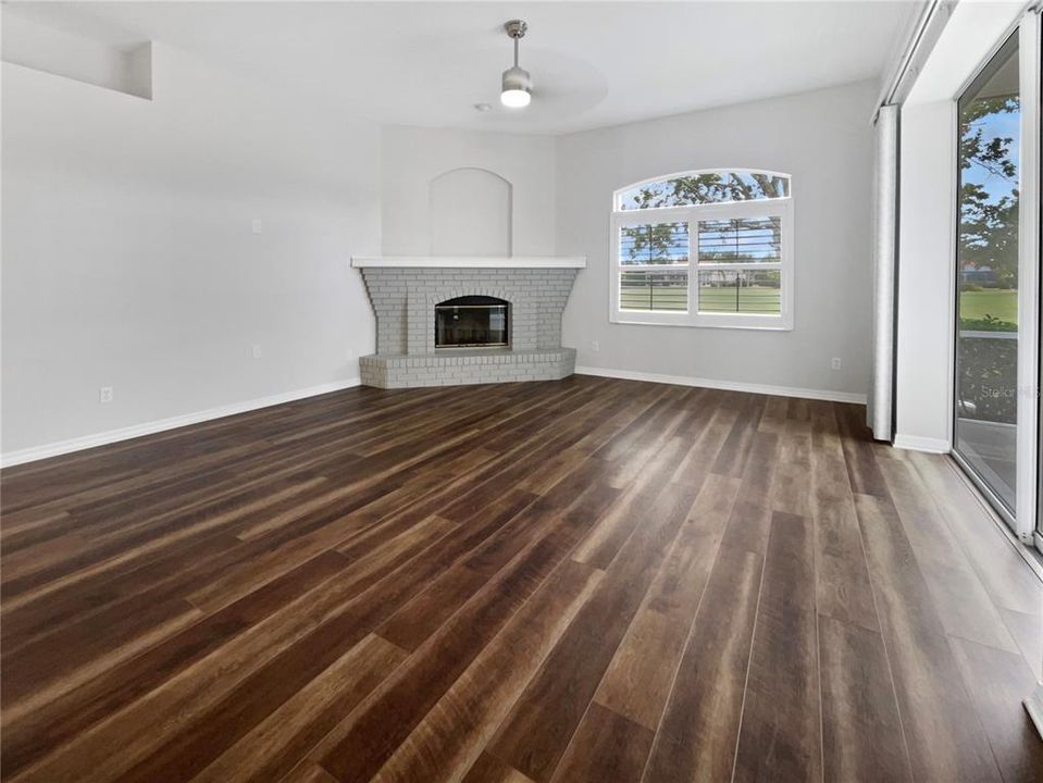 Под контрактом: $518,000 (3 спален, 2 ванн, 1998 Квадратных фут)