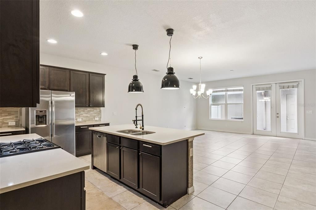 待售: $449,000 (4 贝兹, 3 浴室, 2033 平方英尺)