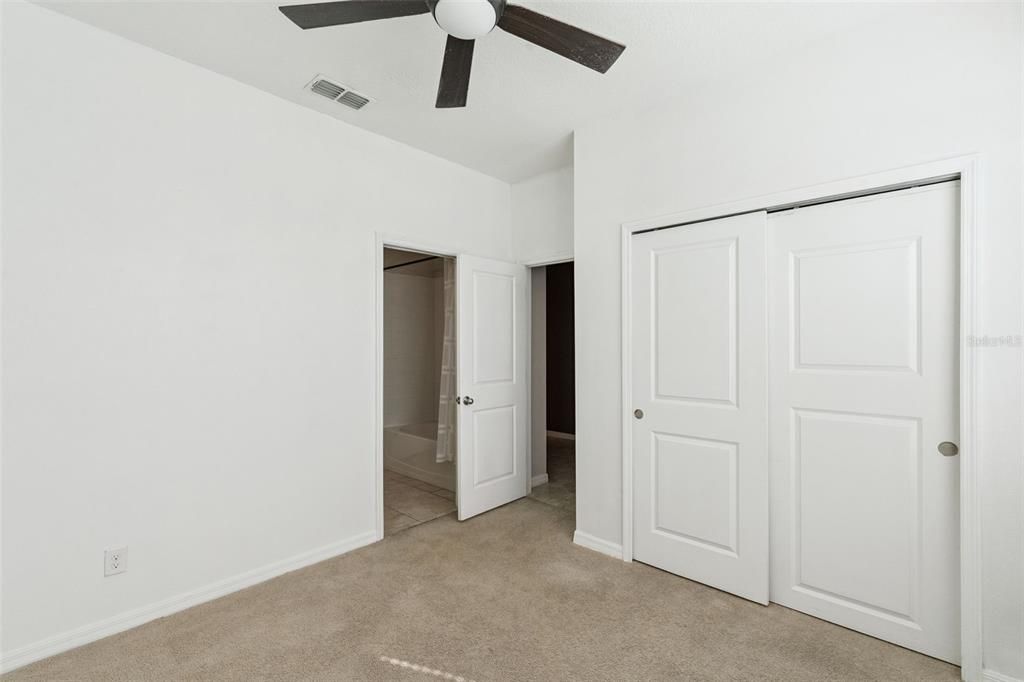 待售: $449,000 (4 贝兹, 3 浴室, 2033 平方英尺)