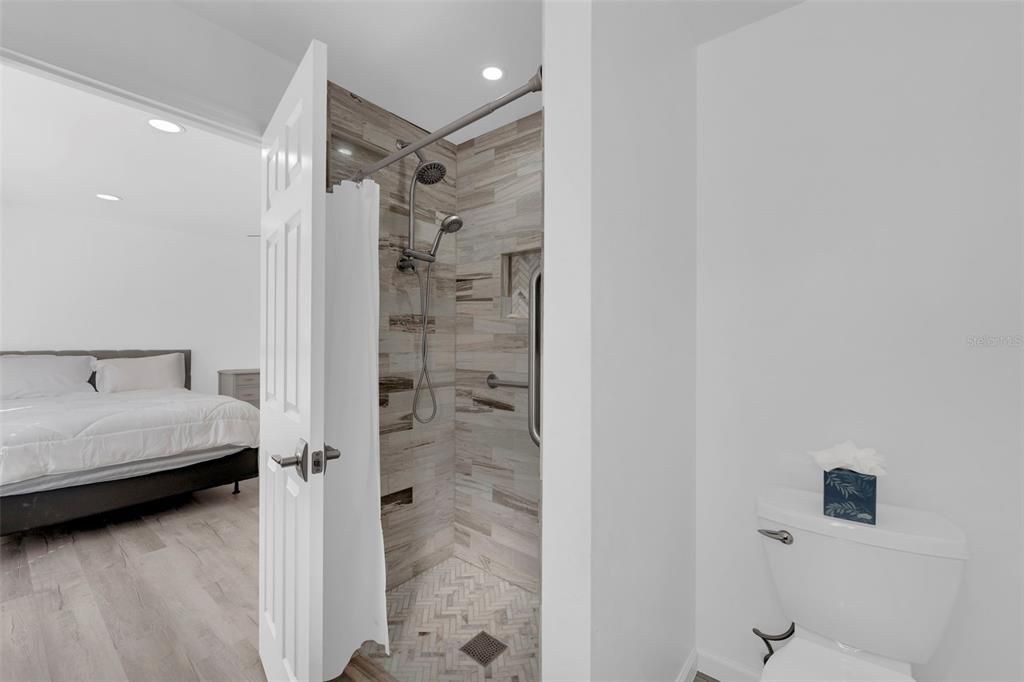 For Sale: $309,900 (2 beds, 2 baths, 1459 Square Feet)