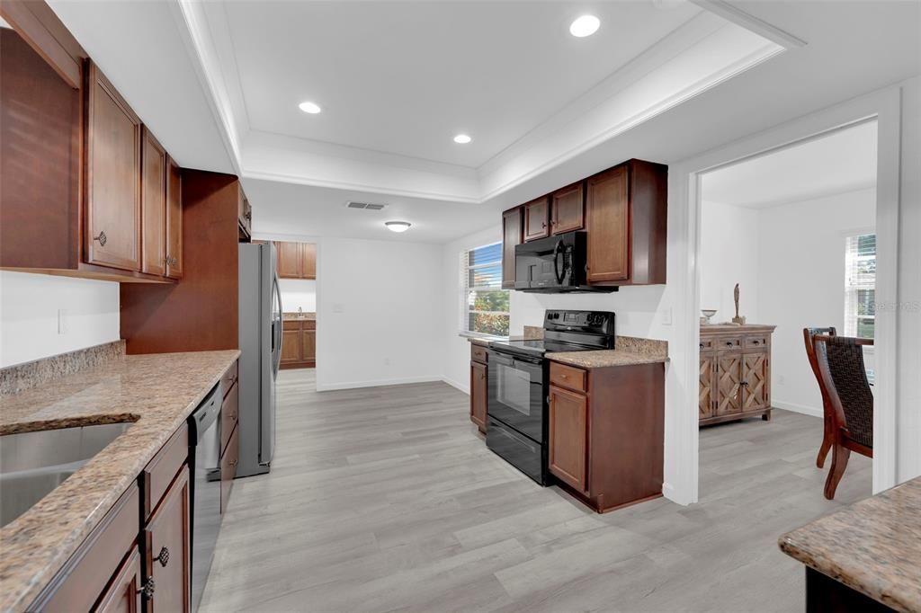 For Sale: $309,900 (2 beds, 2 baths, 1459 Square Feet)