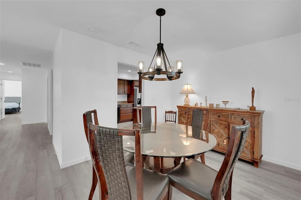 For Sale: $309,900 (2 beds, 2 baths, 1459 Square Feet)