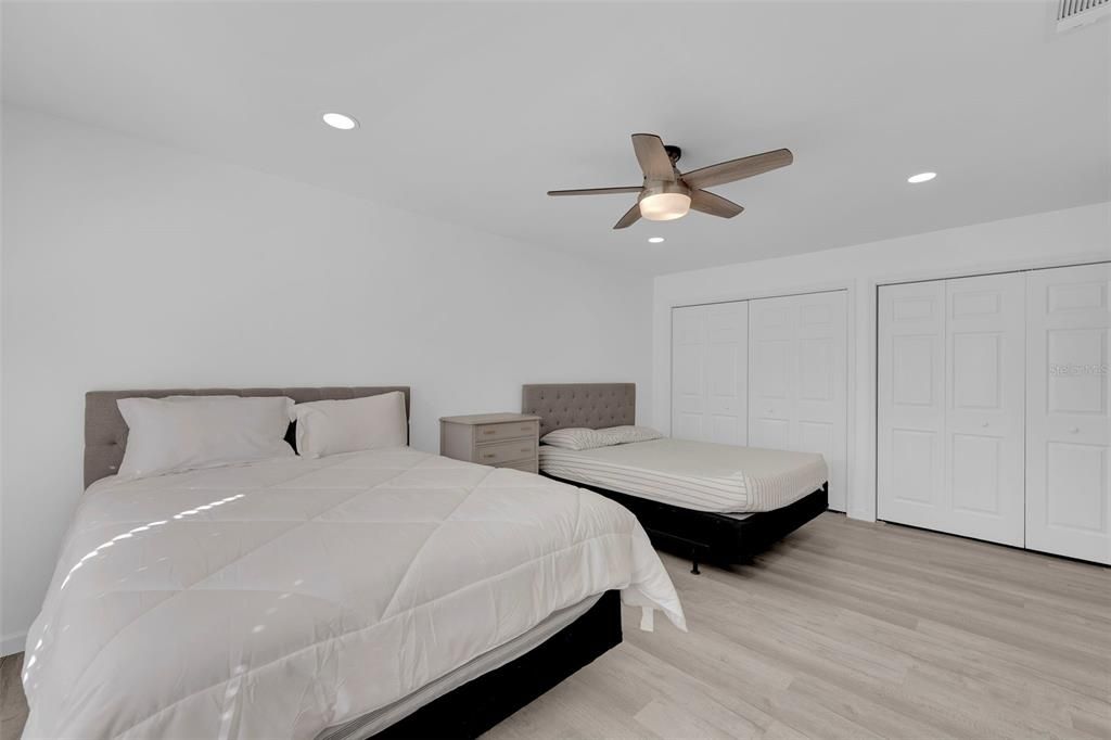 For Sale: $309,900 (2 beds, 2 baths, 1459 Square Feet)