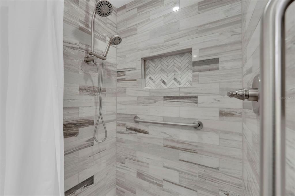 For Sale: $309,900 (2 beds, 2 baths, 1459 Square Feet)