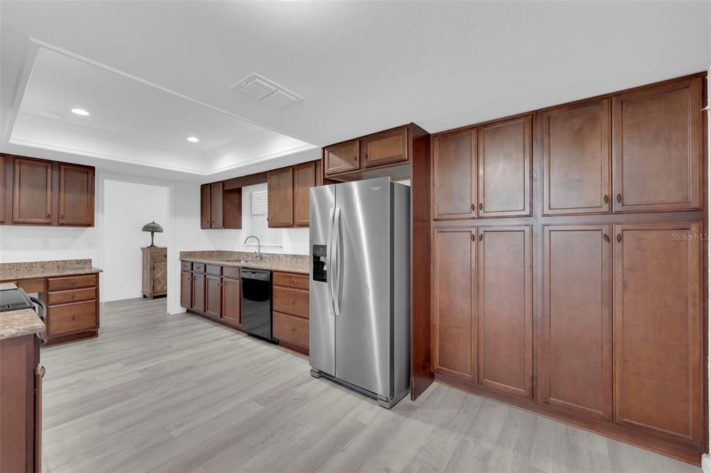 For Sale: $309,900 (2 beds, 2 baths, 1459 Square Feet)