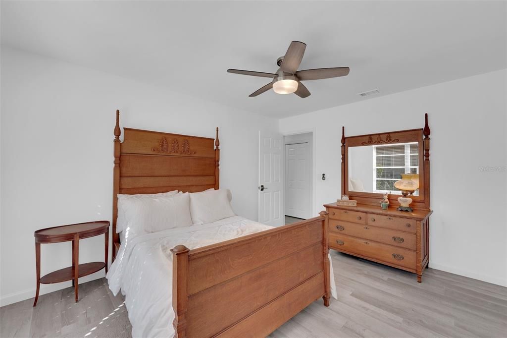 For Sale: $309,900 (2 beds, 2 baths, 1459 Square Feet)