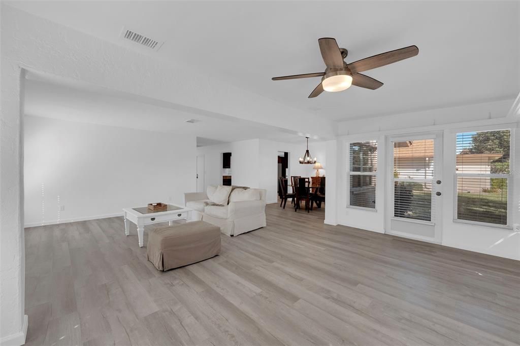 For Sale: $309,900 (2 beds, 2 baths, 1459 Square Feet)