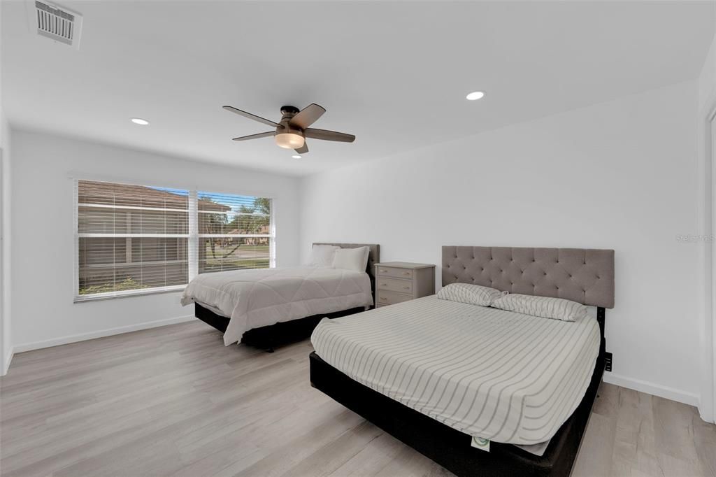 For Sale: $309,900 (2 beds, 2 baths, 1459 Square Feet)