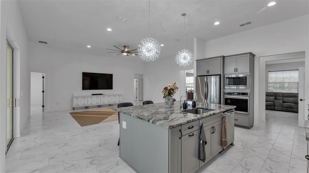 For Sale: $539,999 (4 beds, 3 baths, 2815 Square Feet)