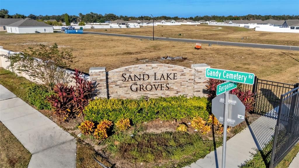 For Sale: $539,999 (4 beds, 3 baths, 2815 Square Feet)