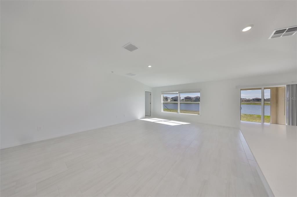 出租: $2,600 (4 贝兹, 2 浴室, 1936 平方英尺)