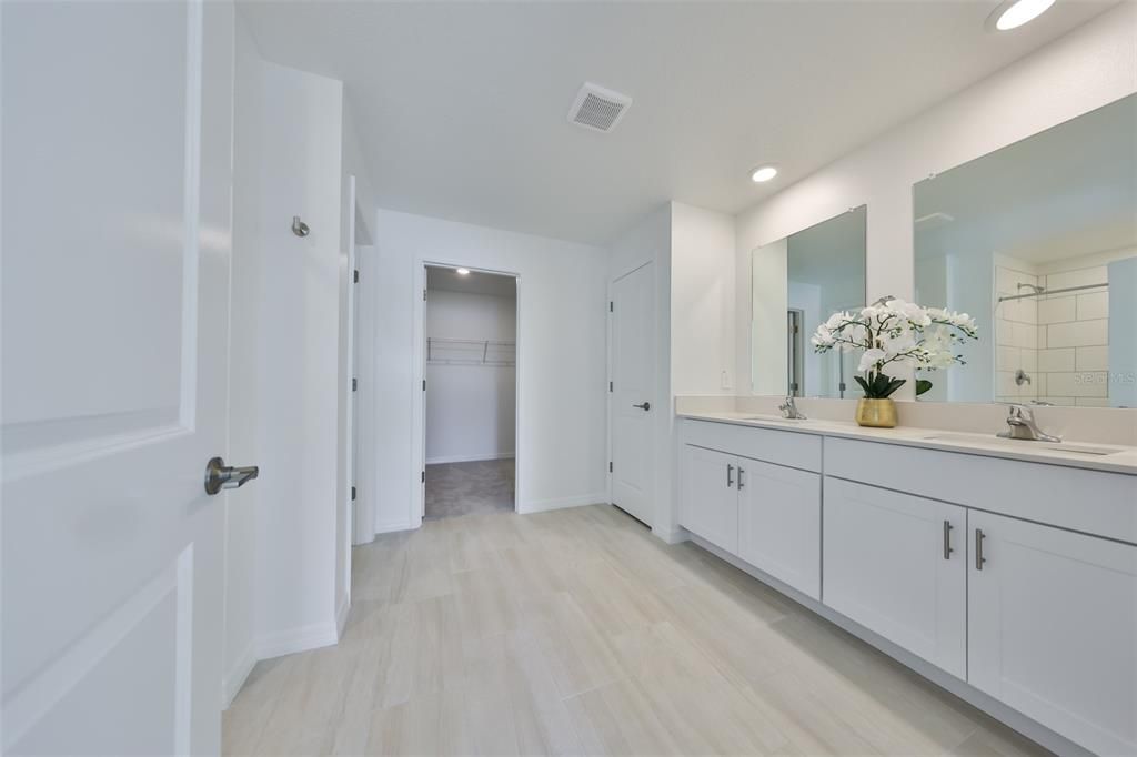 出租: $2,600 (4 贝兹, 2 浴室, 1936 平方英尺)