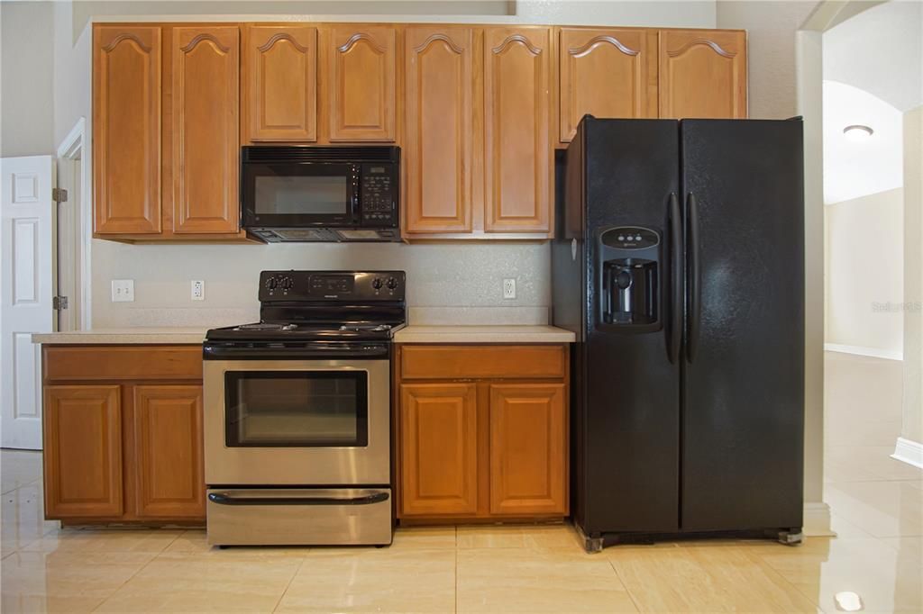 Active With Contract: $1,950 (3 beds, 2 baths, 2106 Square Feet)