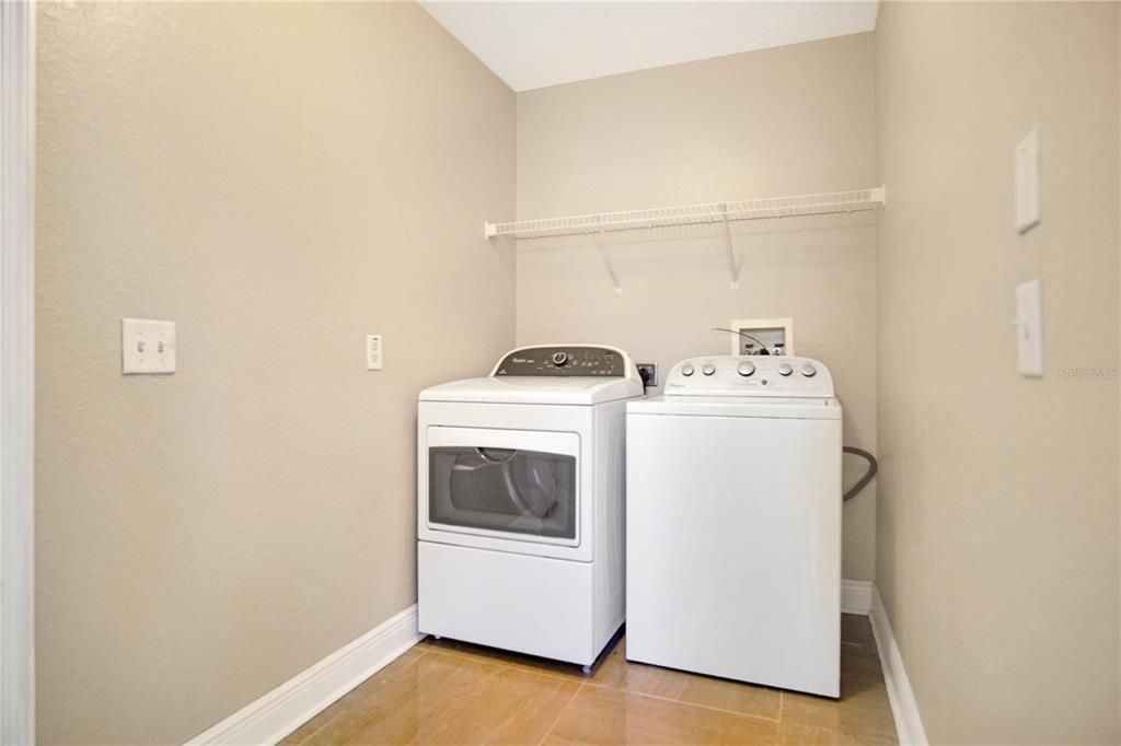 Active With Contract: $1,950 (3 beds, 2 baths, 2106 Square Feet)