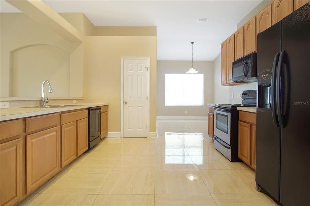 Active With Contract: $1,950 (3 beds, 2 baths, 2106 Square Feet)