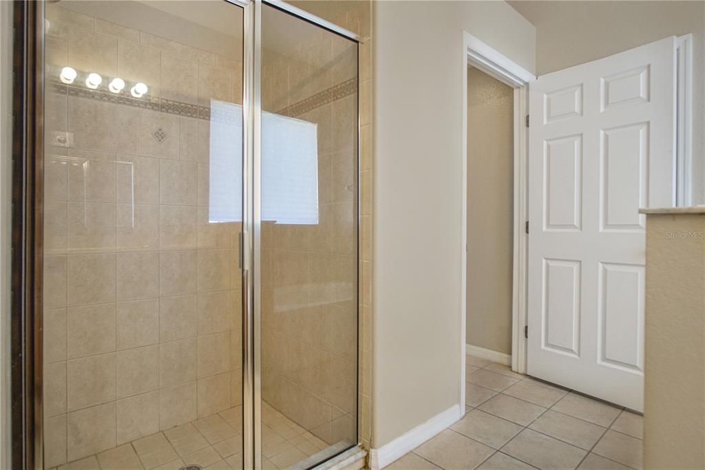 Active With Contract: $1,950 (3 beds, 2 baths, 2106 Square Feet)