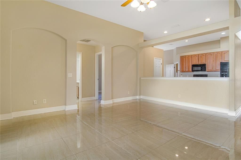 Active With Contract: $1,950 (3 beds, 2 baths, 2106 Square Feet)