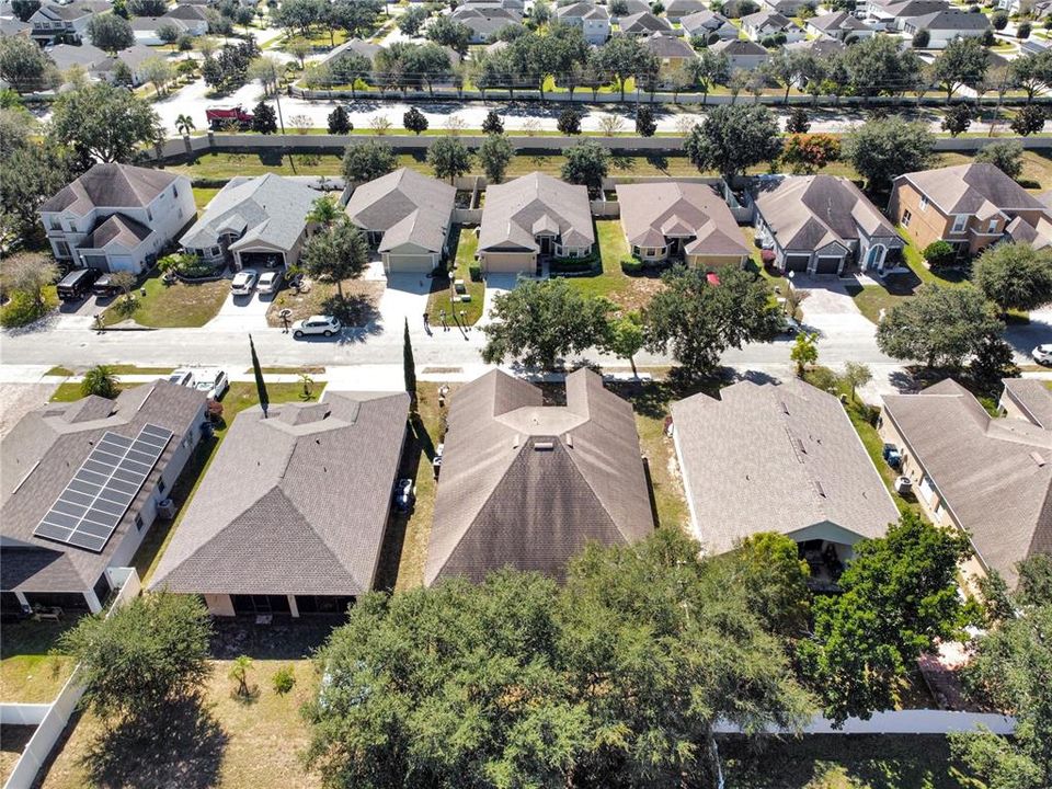 Active With Contract: $1,950 (3 beds, 2 baths, 2106 Square Feet)