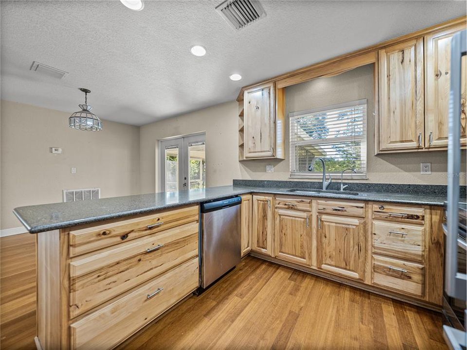 For Sale: $449,900 (3 beds, 2 baths, 1560 Square Feet)