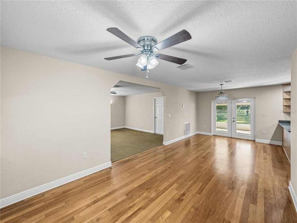 For Sale: $449,900 (3 beds, 2 baths, 1560 Square Feet)