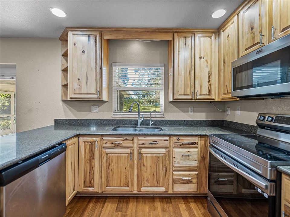 For Sale: $449,900 (3 beds, 2 baths, 1560 Square Feet)