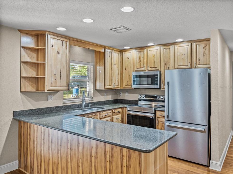 For Sale: $449,900 (3 beds, 2 baths, 1560 Square Feet)