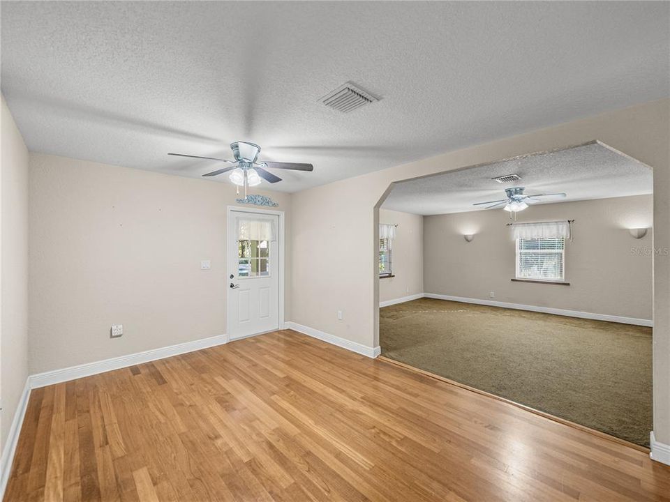 For Sale: $449,900 (3 beds, 2 baths, 1560 Square Feet)