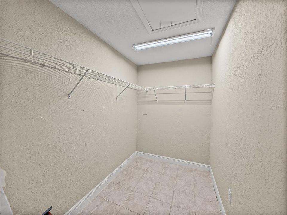 For Sale: $449,900 (3 beds, 2 baths, 1560 Square Feet)