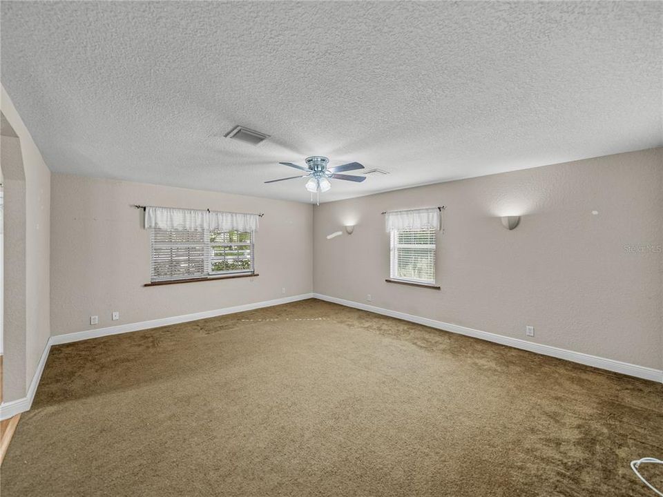 For Sale: $449,900 (3 beds, 2 baths, 1560 Square Feet)