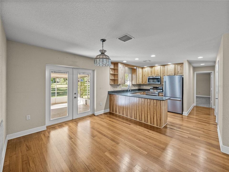 For Sale: $449,900 (3 beds, 2 baths, 1560 Square Feet)