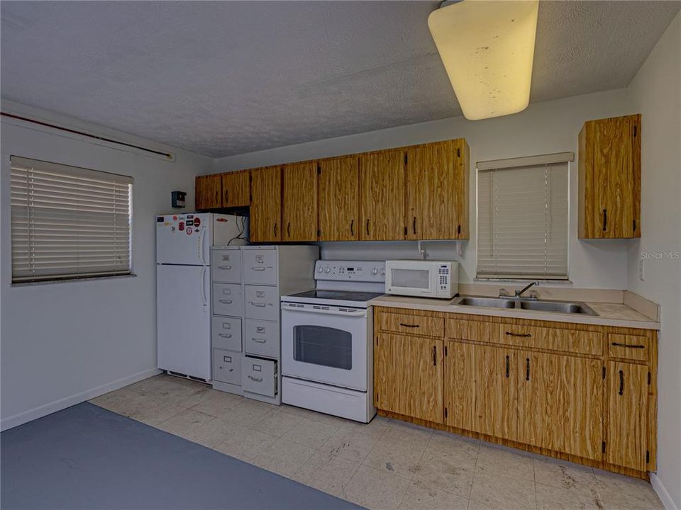 For Sale: $449,900 (3 beds, 2 baths, 1560 Square Feet)