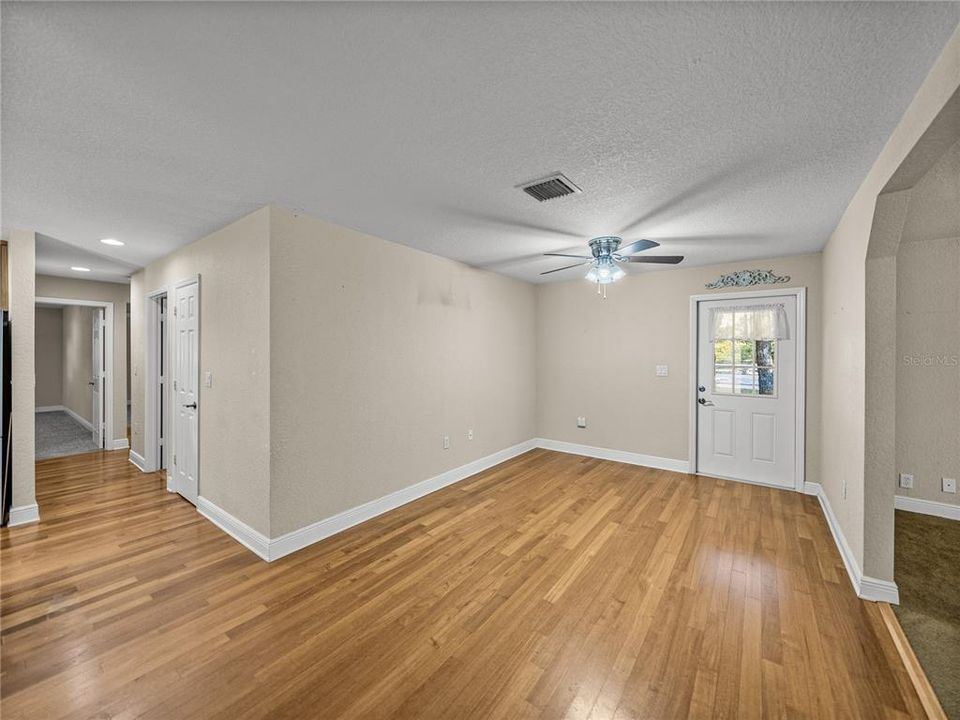 For Sale: $449,900 (3 beds, 2 baths, 1560 Square Feet)