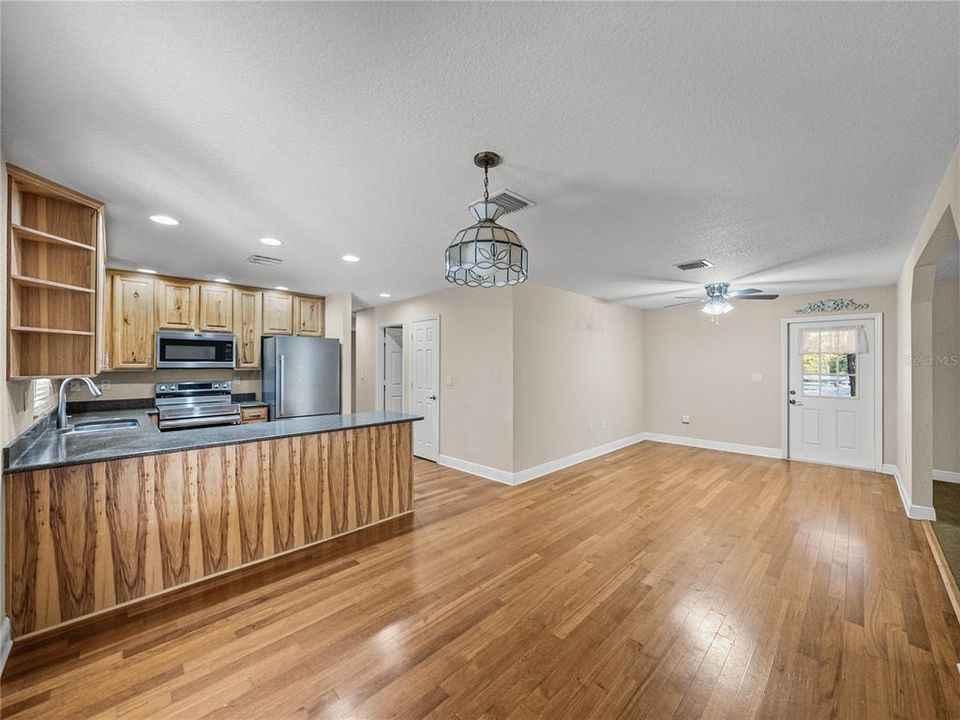 For Sale: $449,900 (3 beds, 2 baths, 1560 Square Feet)