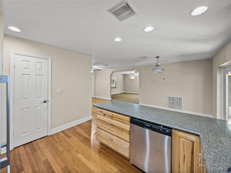 For Sale: $449,900 (3 beds, 2 baths, 1560 Square Feet)