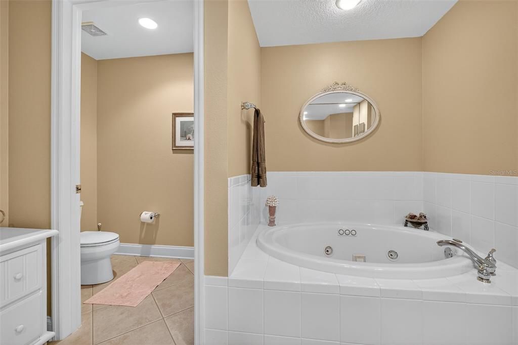 待售: $799,900 (2 贝兹, 2 浴室, 1450 平方英尺)