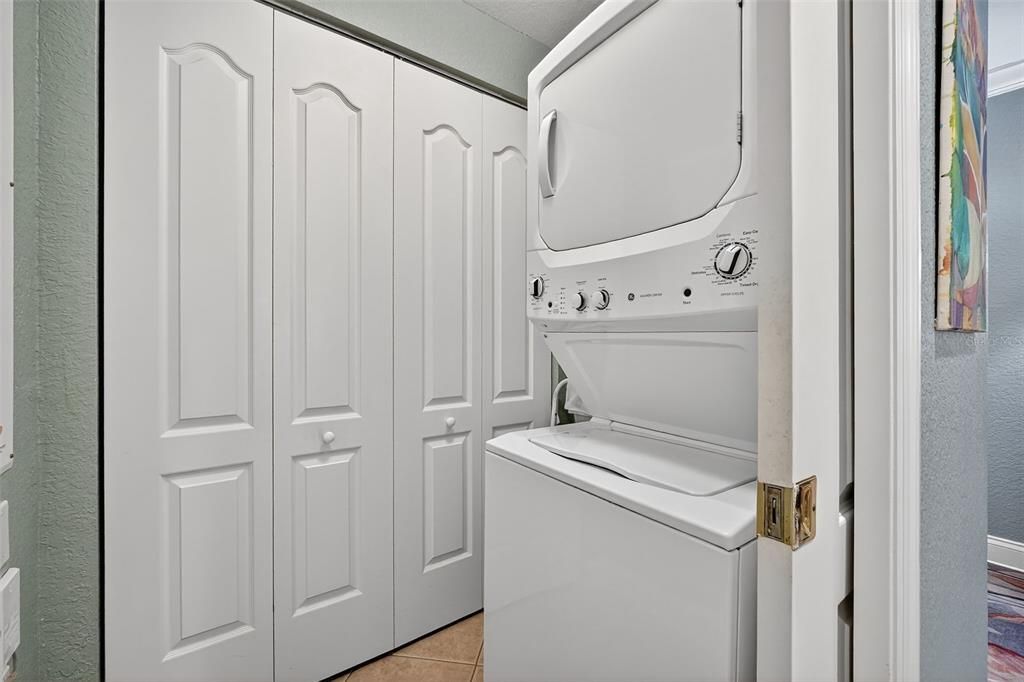 待售: $799,900 (2 贝兹, 2 浴室, 1450 平方英尺)