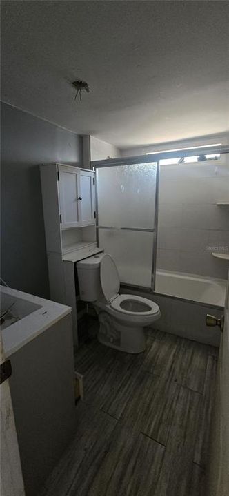 На продажу: $93,500 (2 спален, 1 ванн, 432 Квадратных фут)