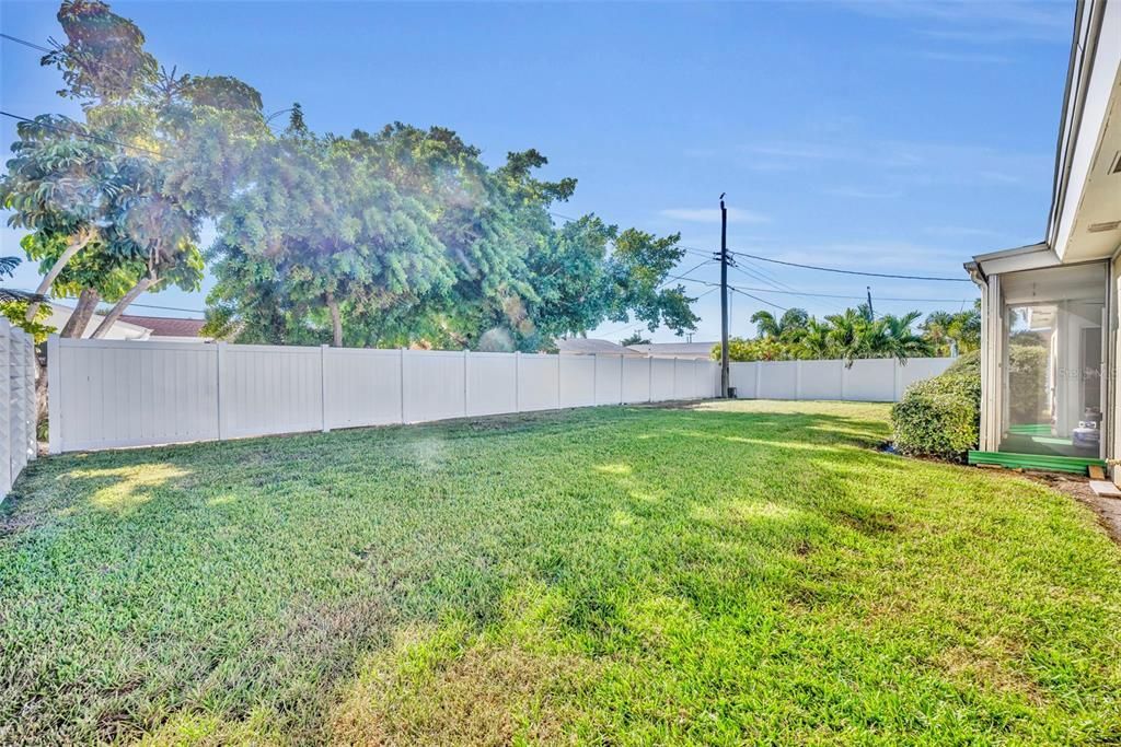 На продажу: $800,000 (4 спален, 3 ванн, 2001 Квадратных фут)