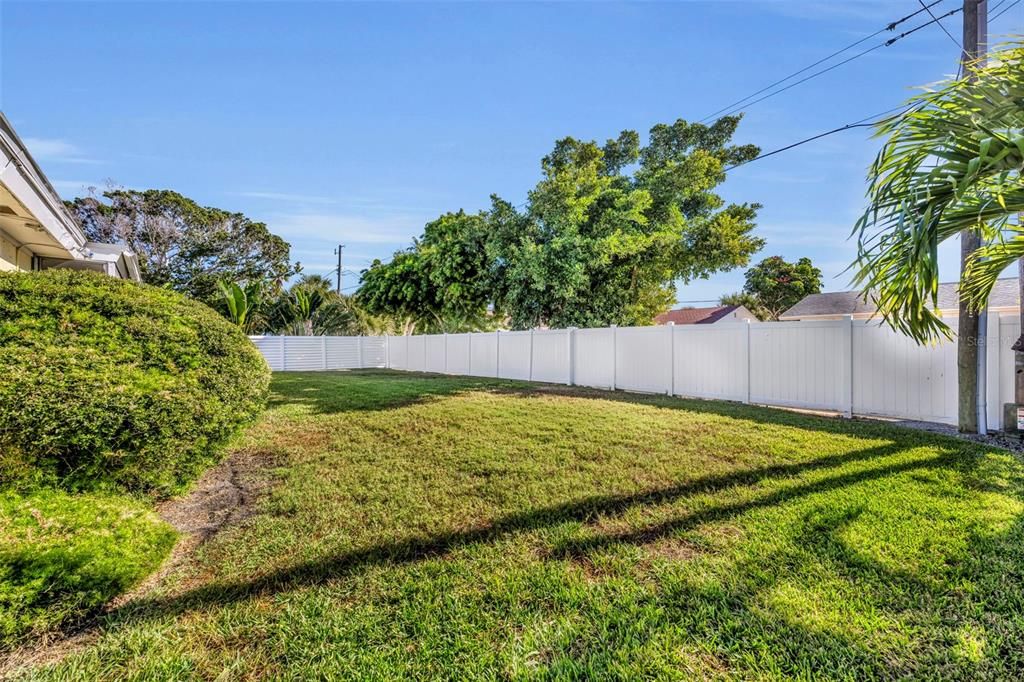 На продажу: $800,000 (4 спален, 3 ванн, 2001 Квадратных фут)