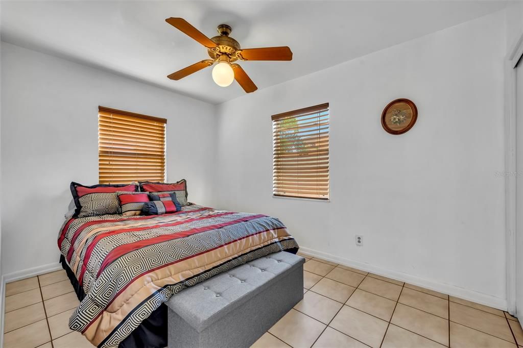 На продажу: $800,000 (4 спален, 3 ванн, 2001 Квадратных фут)