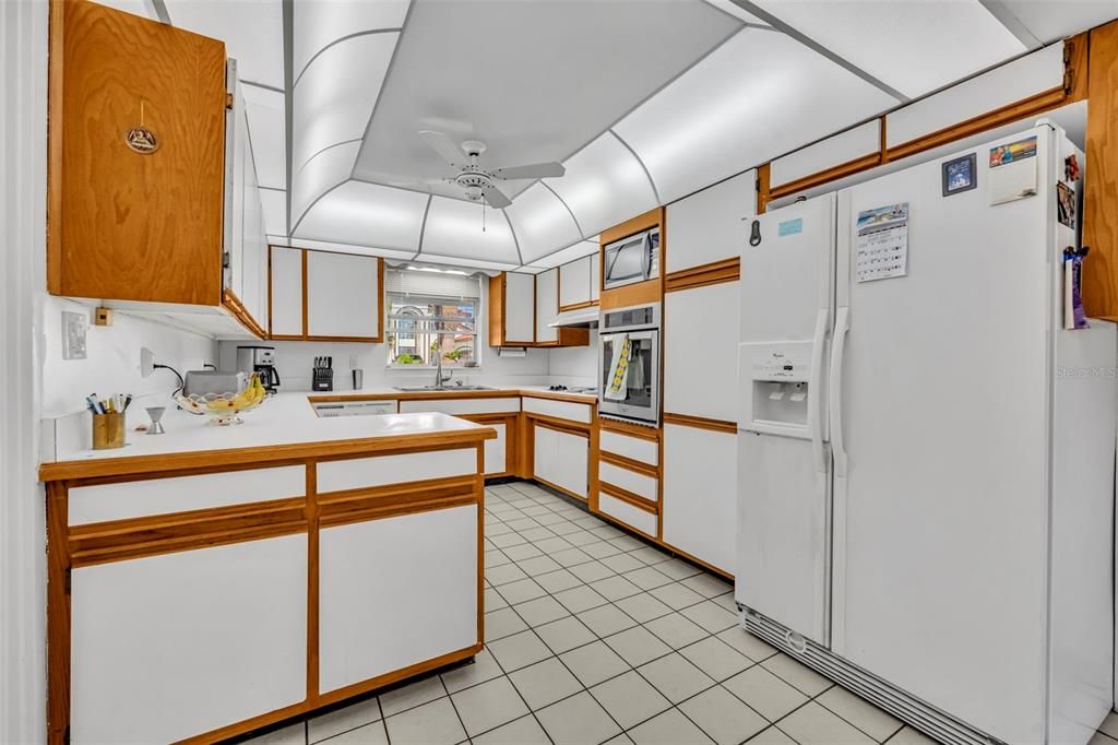 На продажу: $800,000 (4 спален, 3 ванн, 2001 Квадратных фут)