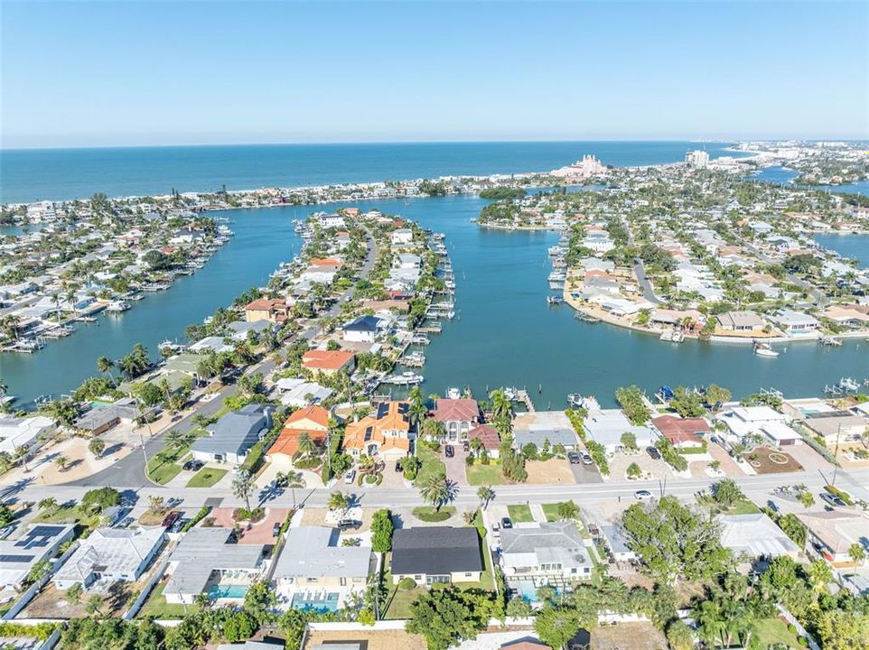 На продажу: $800,000 (4 спален, 3 ванн, 2001 Квадратных фут)