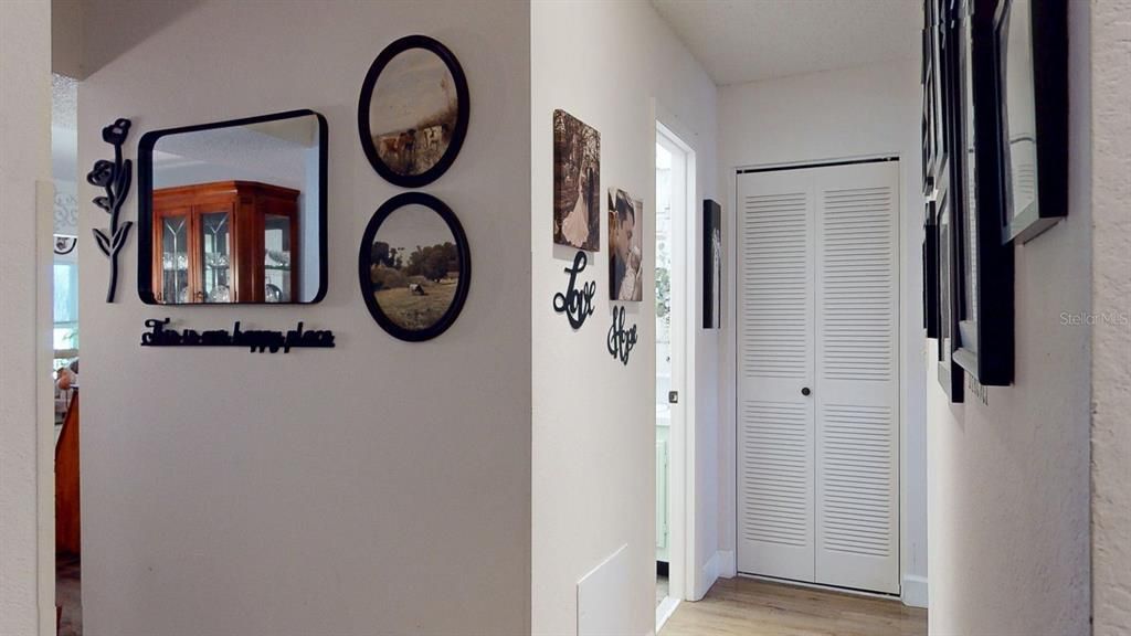 For Sale: $147,000 (2 beds, 2 baths, 1120 Square Feet)