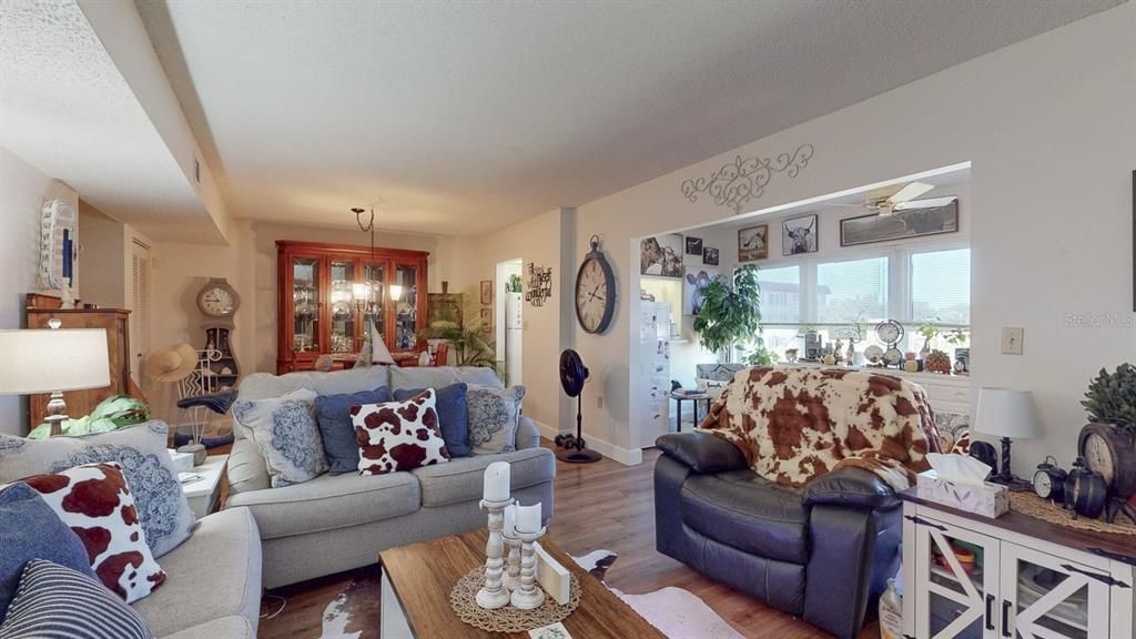 For Sale: $147,000 (2 beds, 2 baths, 1120 Square Feet)