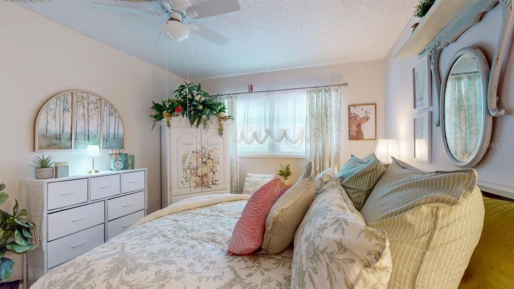 For Sale: $147,000 (2 beds, 2 baths, 1120 Square Feet)