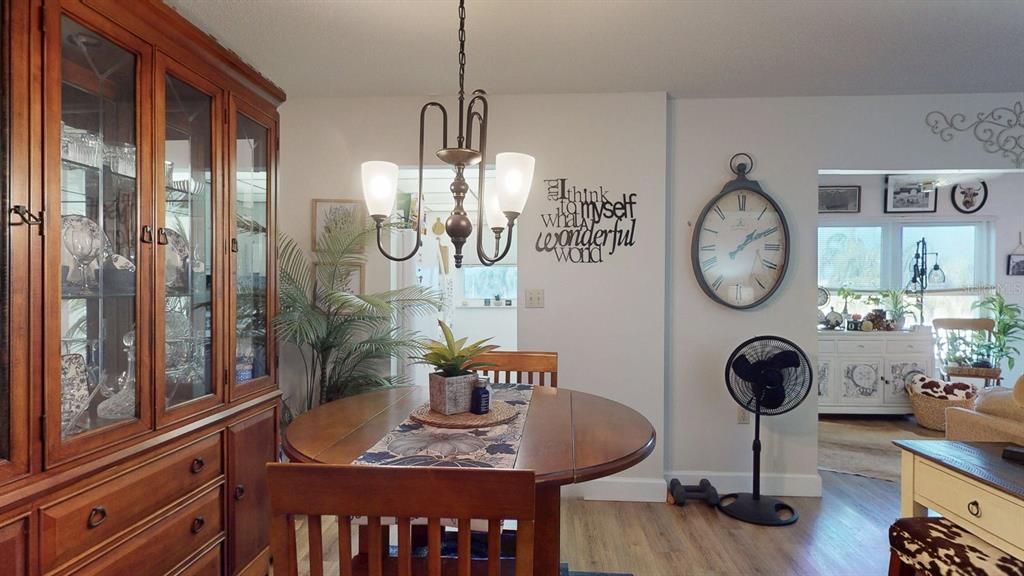 For Sale: $147,000 (2 beds, 2 baths, 1120 Square Feet)