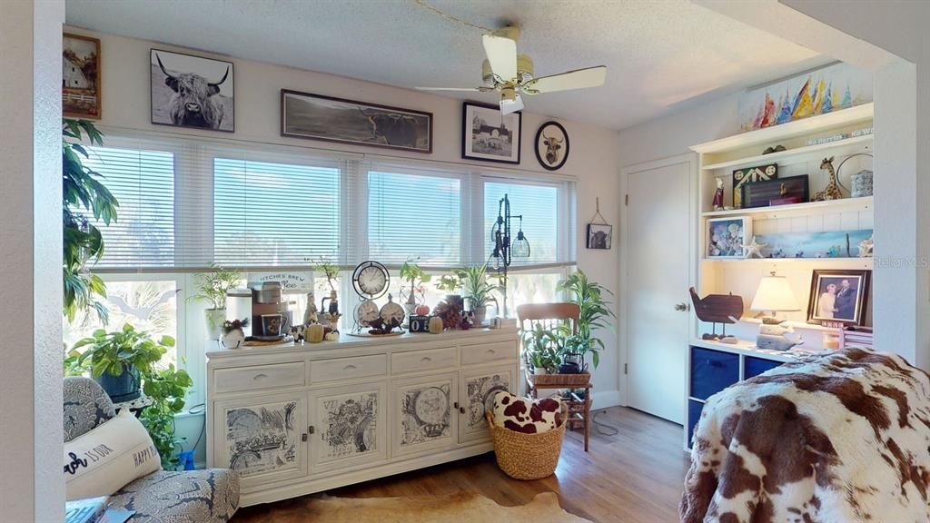 For Sale: $147,000 (2 beds, 2 baths, 1120 Square Feet)