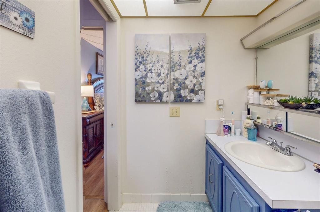 For Sale: $147,000 (2 beds, 2 baths, 1120 Square Feet)